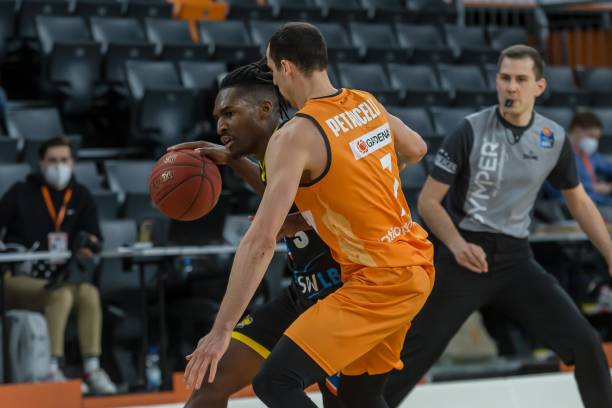 聚光灯下的 聚光灯下的