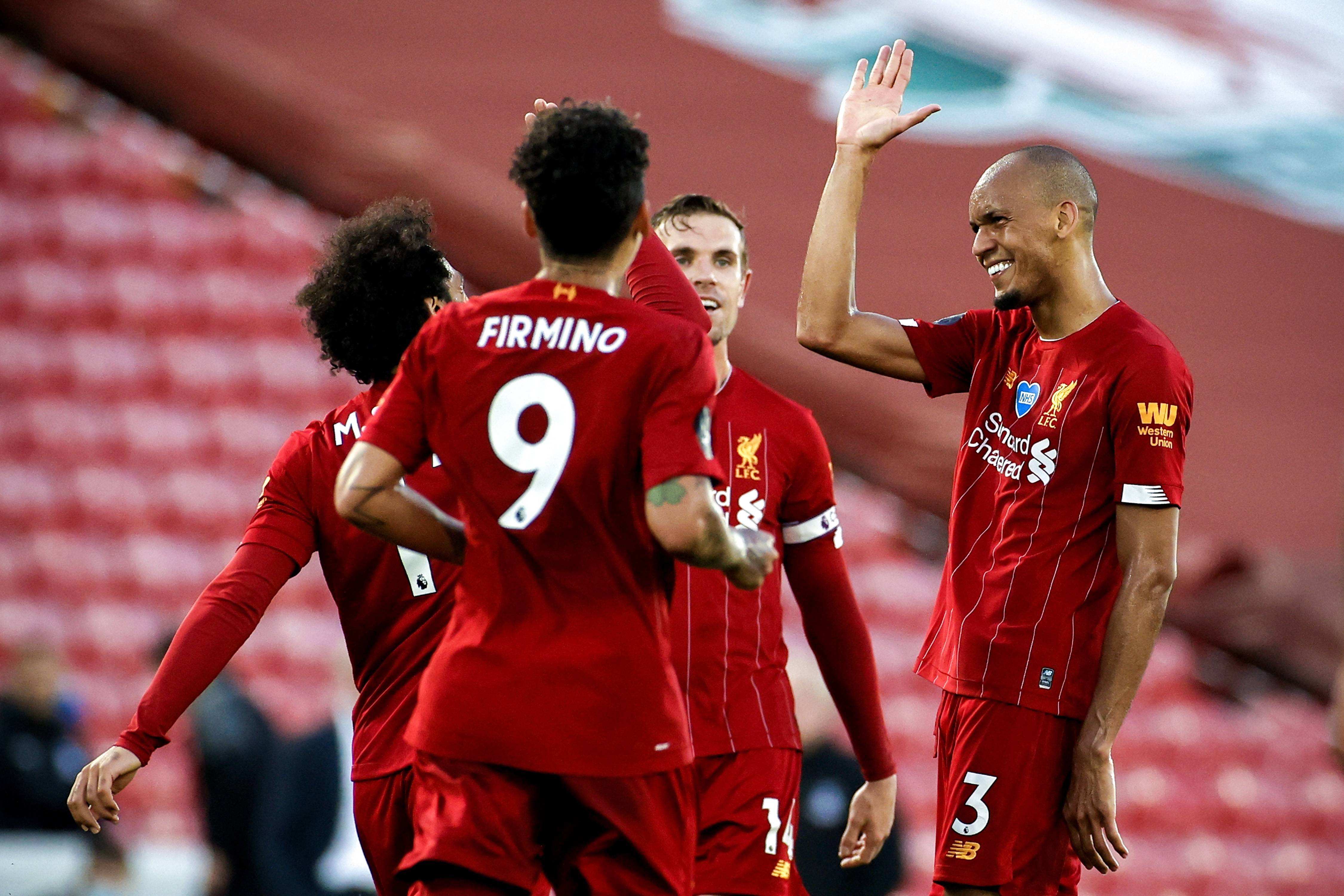 她仍保持着 她仍保持着