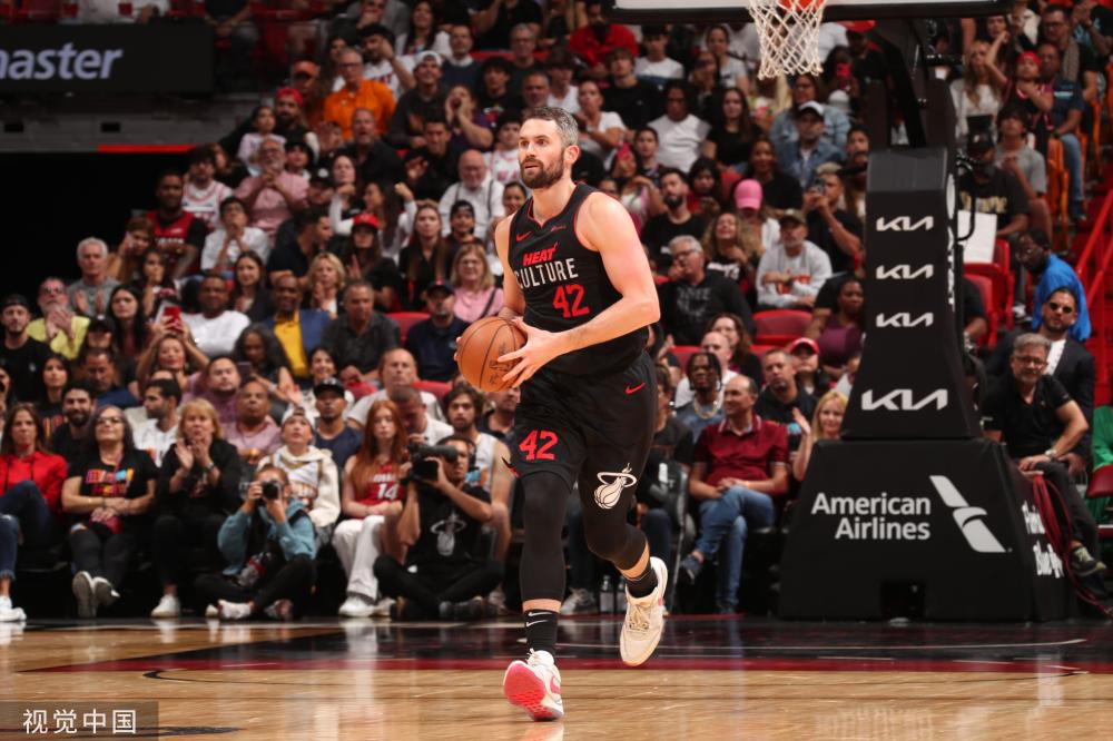 在足球场上 在足球场上