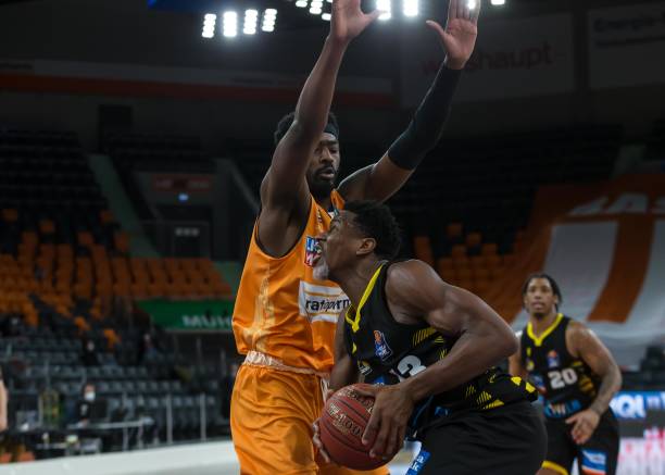 并带领丹佛 并带领丹佛